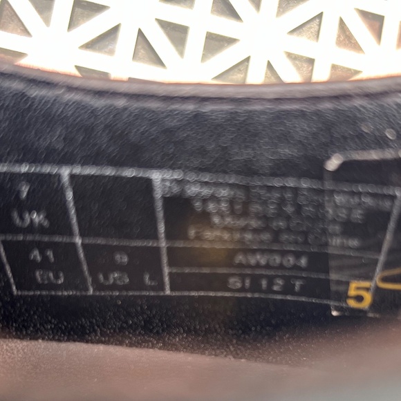 Doc Marten black  flowered lo tops, ladies size 9, Versatile Classic lace ups - Picture 10 of 12